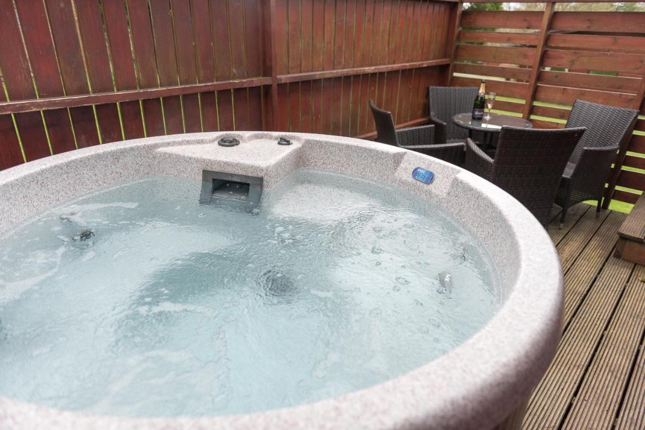 Conifer Lodge 25 With Hot Tub Newton Stewart Minnigaff Екстер'єр фото